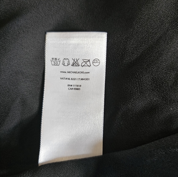 Michael Kors women's black ruffle front tank top size 8P - Picture 13 of 13